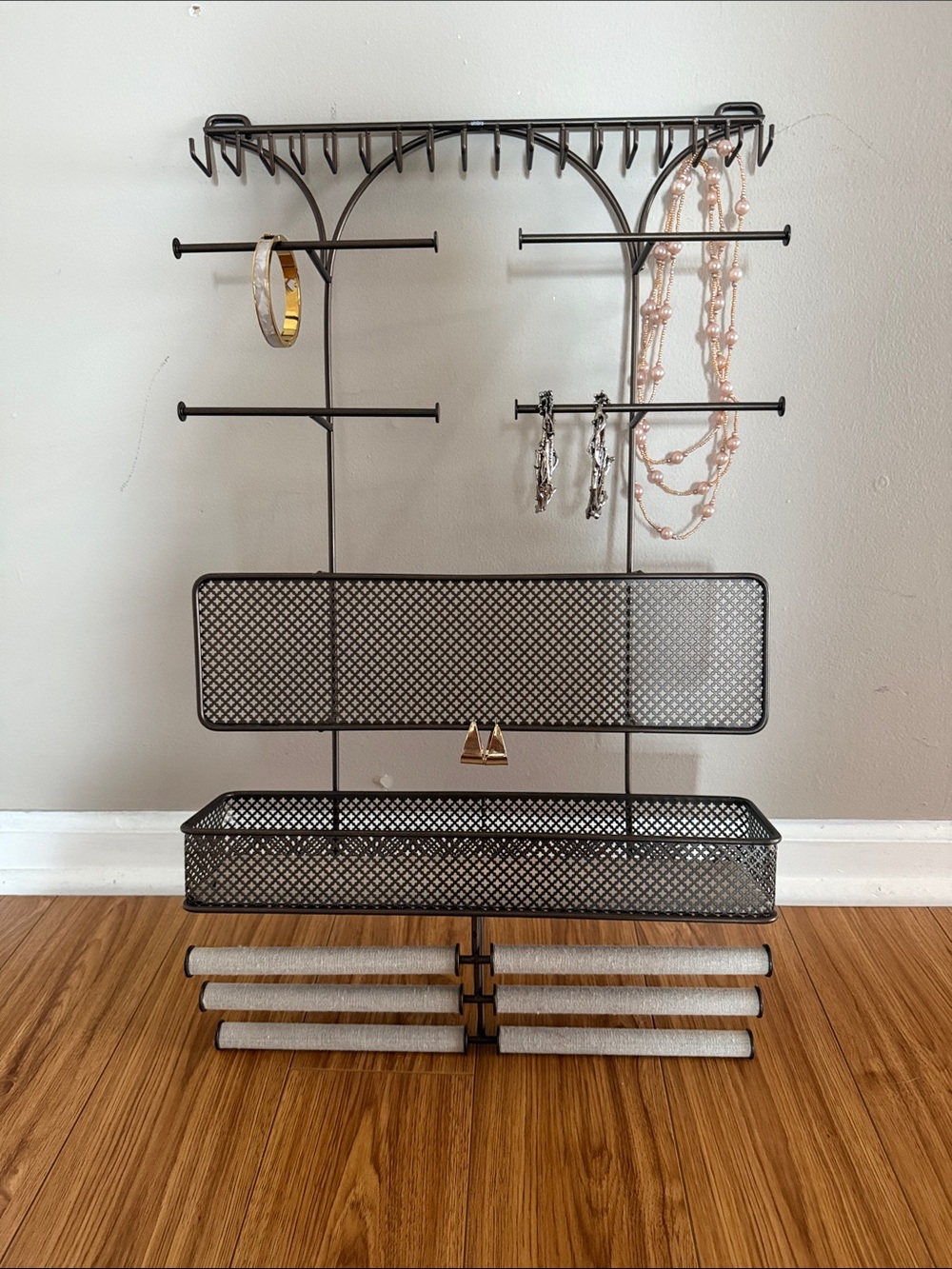 Boutique size jewelry holder